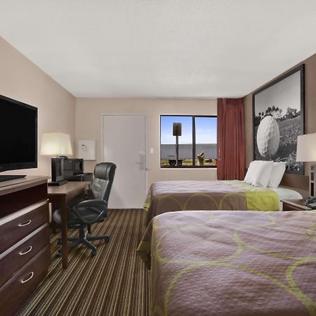 Super 8 By Wyndham Fort Myers Zewnętrze zdjęcie