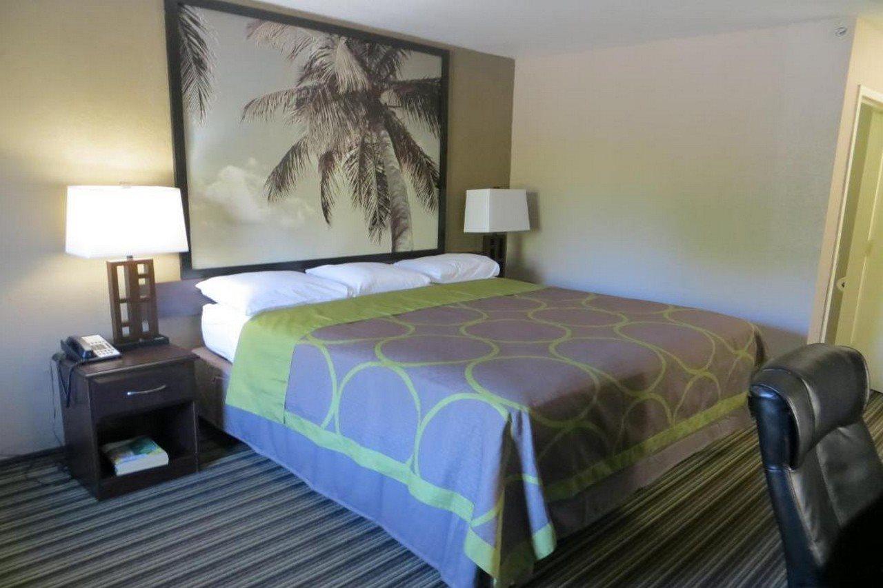 Super 8 By Wyndham Fort Myers Zewnętrze zdjęcie