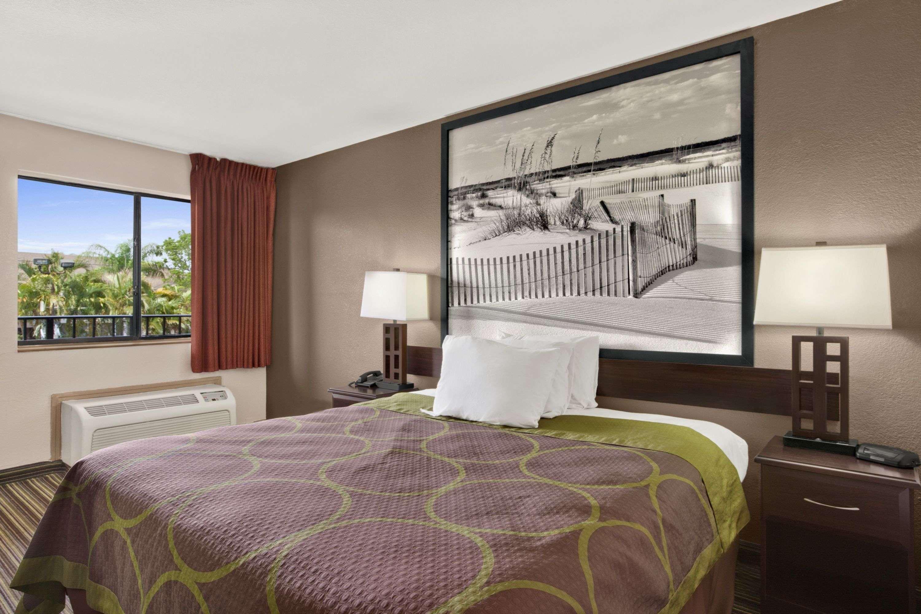 Super 8 By Wyndham Fort Myers Zewnętrze zdjęcie