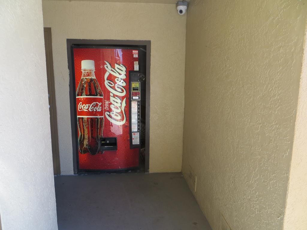 Super 8 By Wyndham Fort Myers Zewnętrze zdjęcie